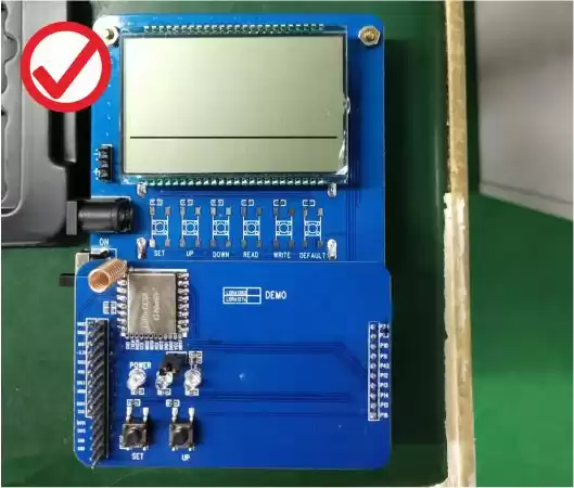 Ejemplo de instalación correcta de antena de resorte.